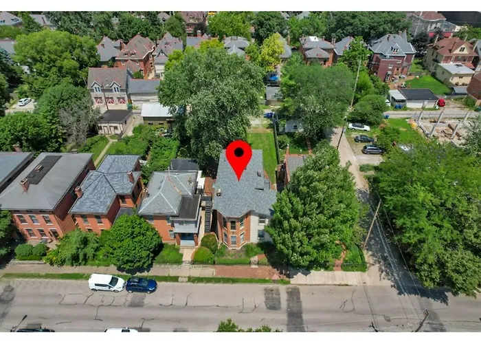 Housepitality - The Short North Getaway *