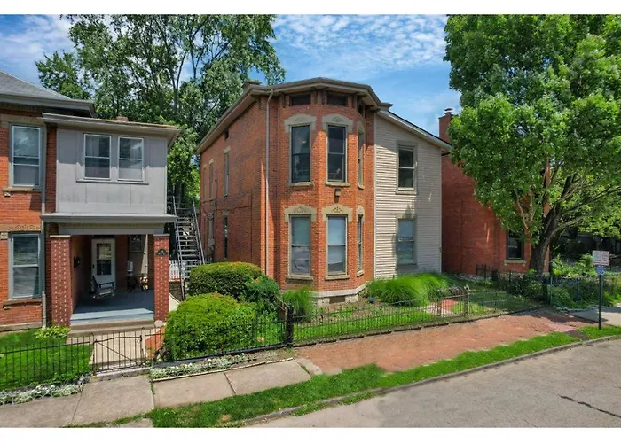 Housepitality - The Short North Getaway Apartment