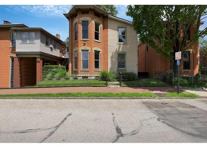 Housepitality - The Short North Getaway Apartment