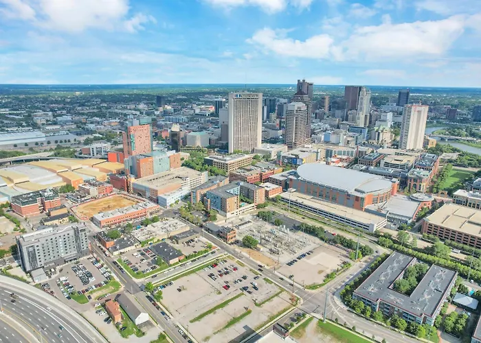 Housepitality - The Short North Getaway *